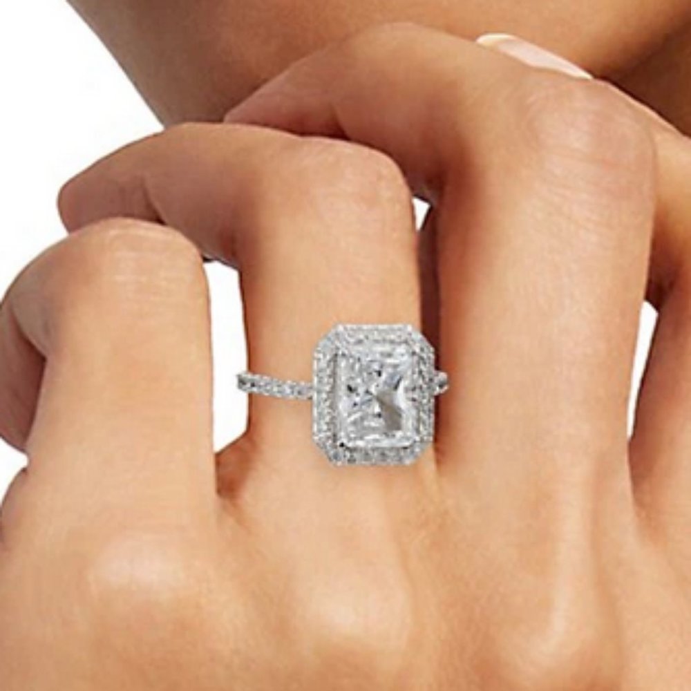 NWT Adriana Orsini  4 Carat Cubic zirconia Crystal Ring 7 - Picture 3 of 10